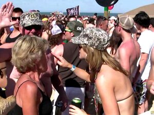 Doting Amateur Shows Off Her Nice Ass Close Up At A Saucy Beach Party Porn