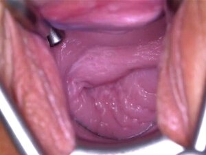 高质量的學生會長開始了女裝色情&性爱视频在观看色情