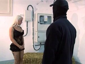 Melanieshark porn videos at Xecce.com