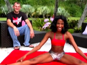 Stunning Ebony Stretching Her Sexy Long Legs Porn