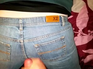 BOOTYFUL ass crack in jeans no underwear AMAZING