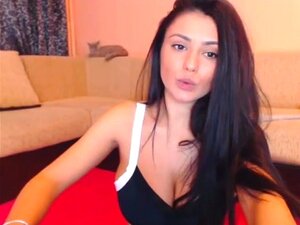 Cute Teen Webcam slut toys her growling cunt
