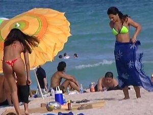 Beach Girls Naked porn videos at Xecce.com