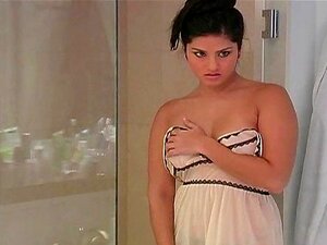 Sunny Leone Bondage porn videos at Xecce.com