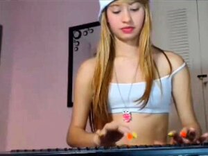 Hard Asian nipples showing on webcam